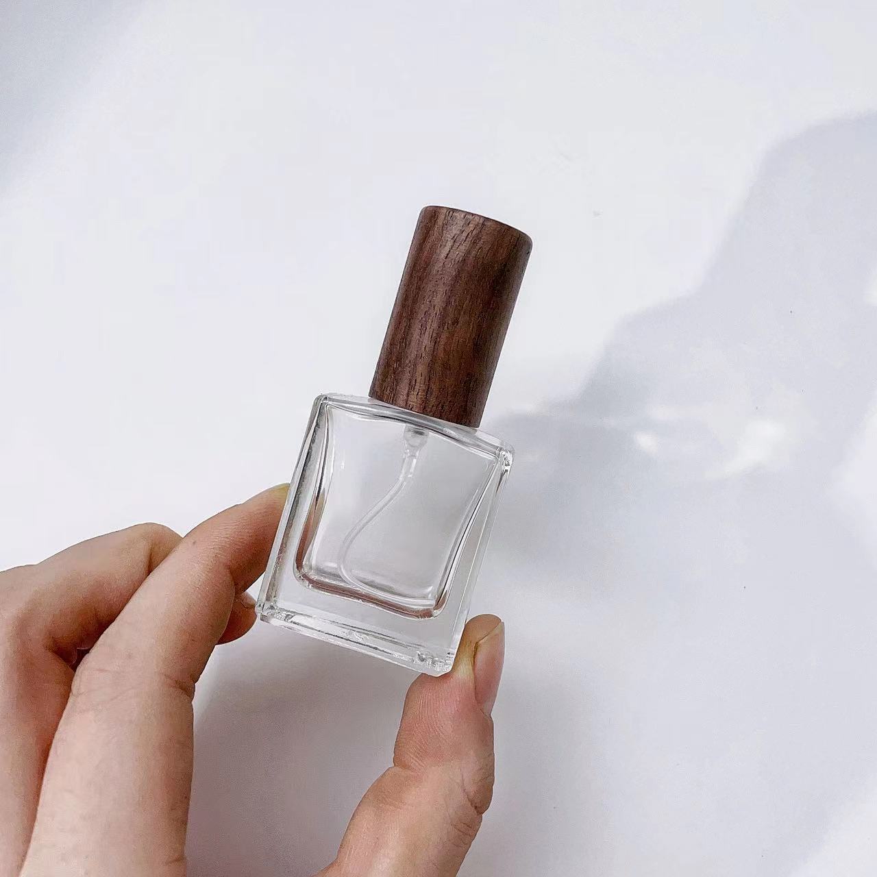 Flacone Spray per profumo in v - Perfume Fragrance Vending Machine recensione e prezzo